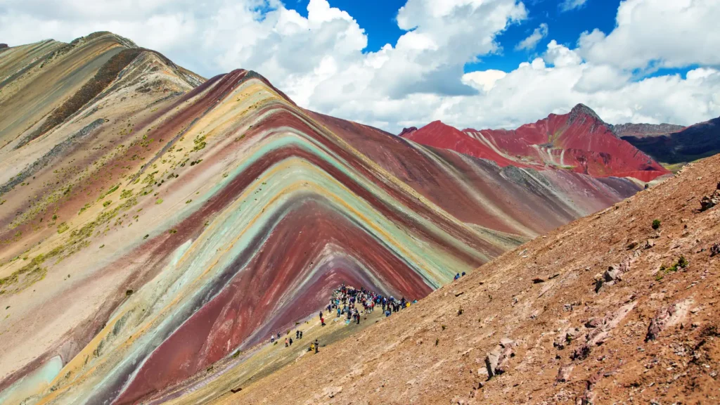 TOUR MONTAÑA DE COLORES (VINICUNCA) – 01 DÍA